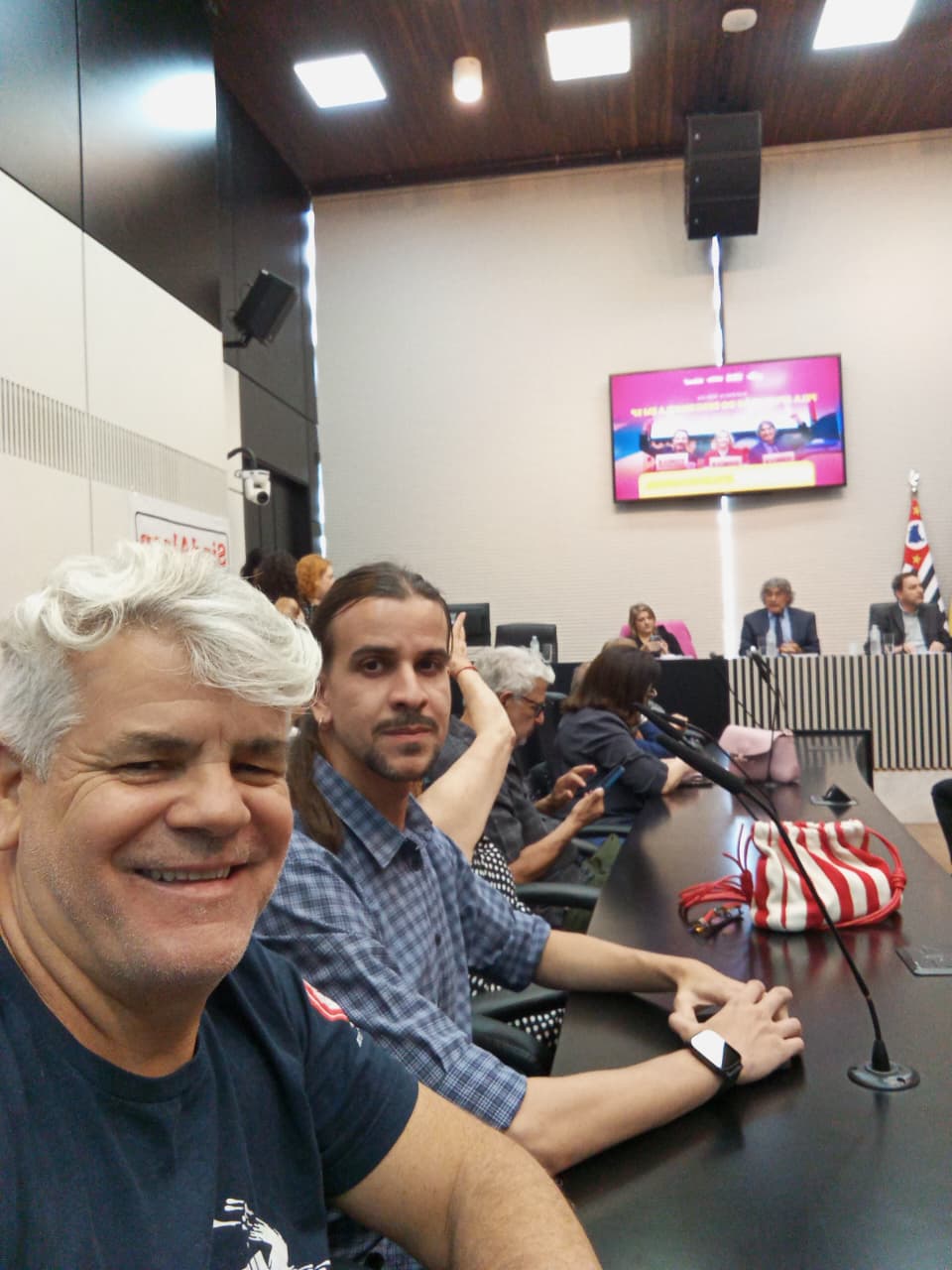 Audiência pública pela aplicação do descongela